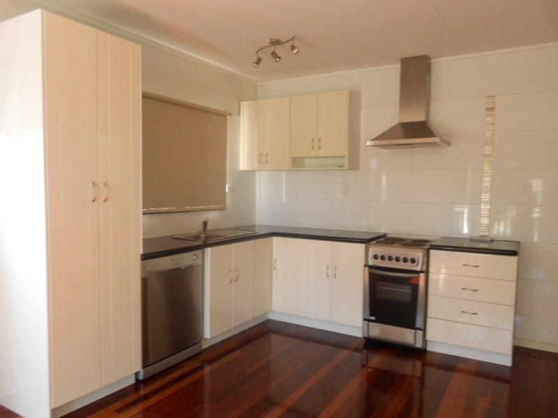 38 Mclennan Street, Woody Point QLD 4019