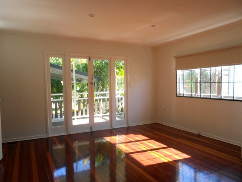 38 Mclennan Street, Woody Point QLD 4019