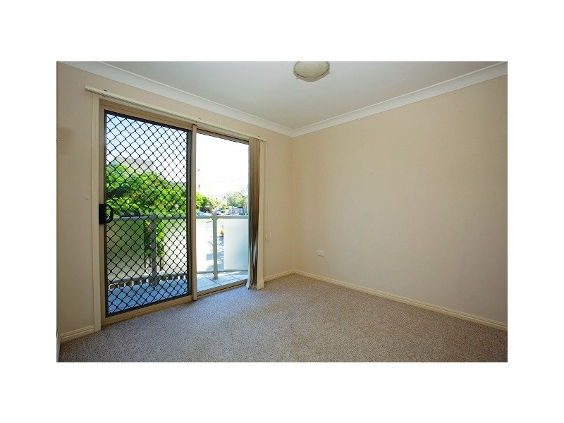 2/2-4 Irene Street, Redcliffe QLD 4020