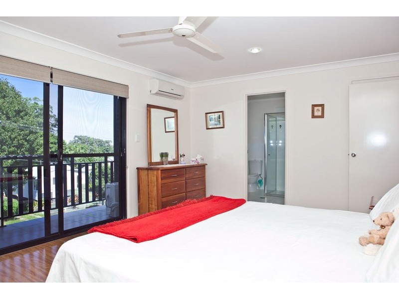 2/12 Wharf Street, Woody Point QLD 4019