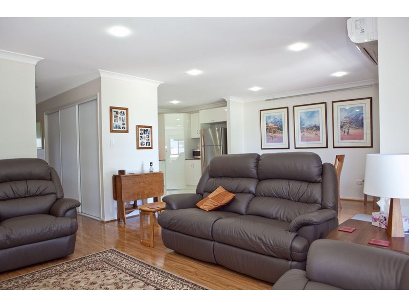 2/12 Wharf Street, Woody Point QLD 4019