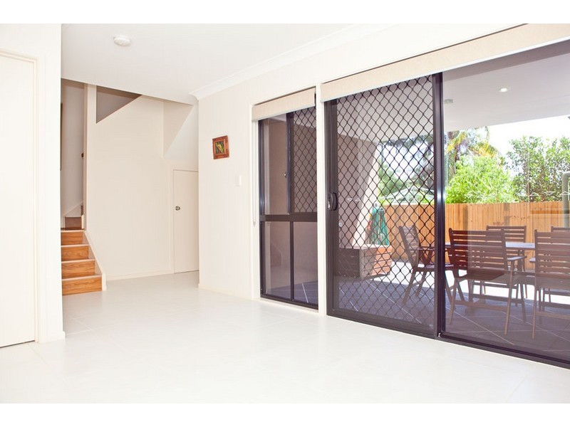 2/12 Wharf Street, Woody Point QLD 4019