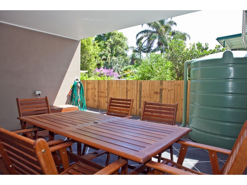 2/12 Wharf Street, Woody Point QLD 4019