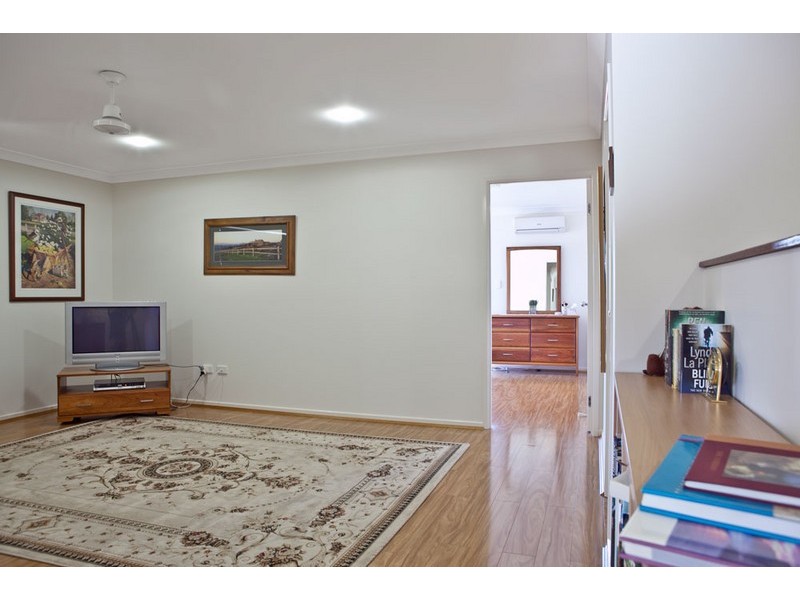 2/12 Wharf Street, Woody Point QLD 4019