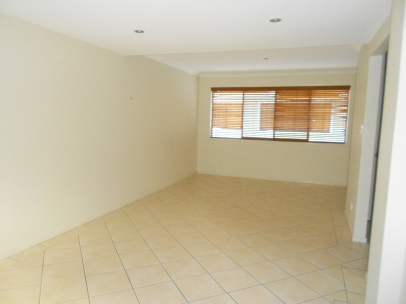 4/16 Georgina Street, Woody Point QLD 4019