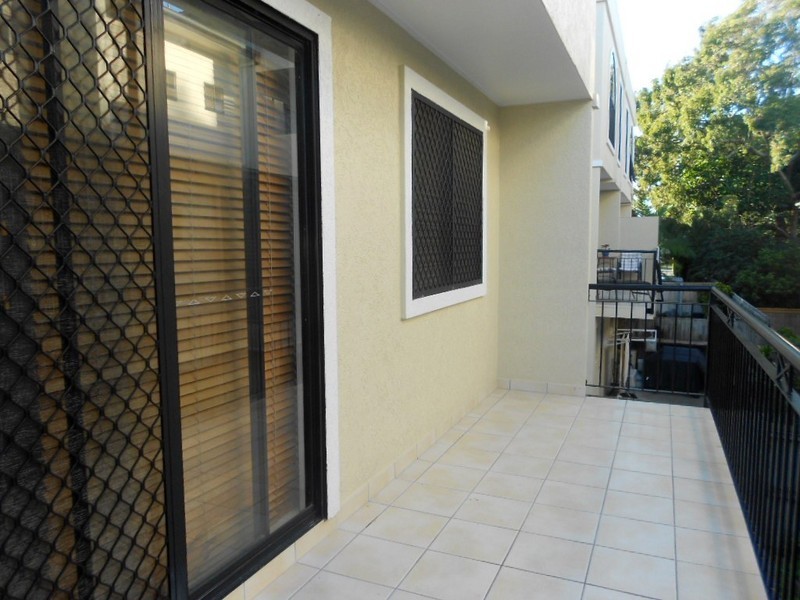 4/16 Georgina Street, Woody Point QLD 4019