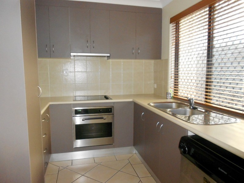 4/16 Georgina Street, Woody Point QLD 4019