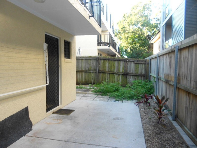 4/16 Georgina Street, Woody Point QLD 4019