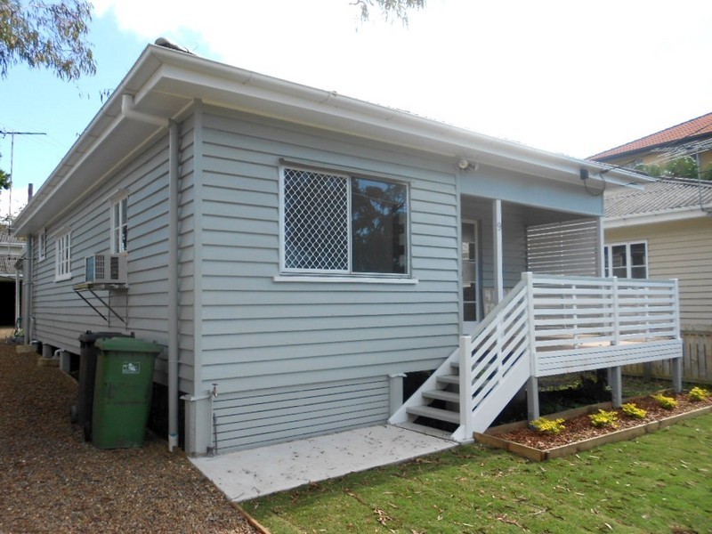 9 Humpybong Esplanade, Redcliffe QLD 4020