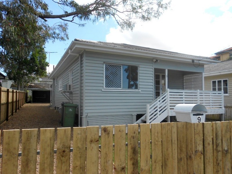 9 Humpybong Esplanade, Redcliffe QLD 4020