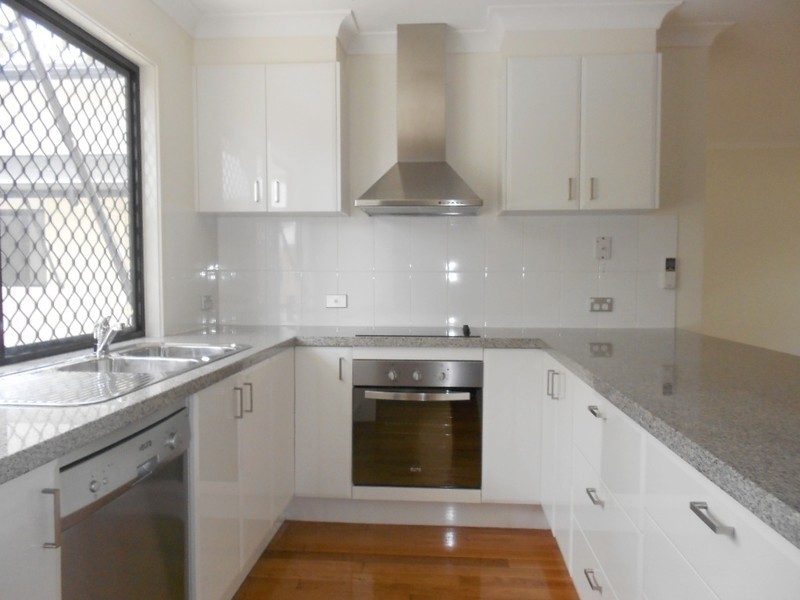 8/12 Georgina Street, Woody Point QLD 4019