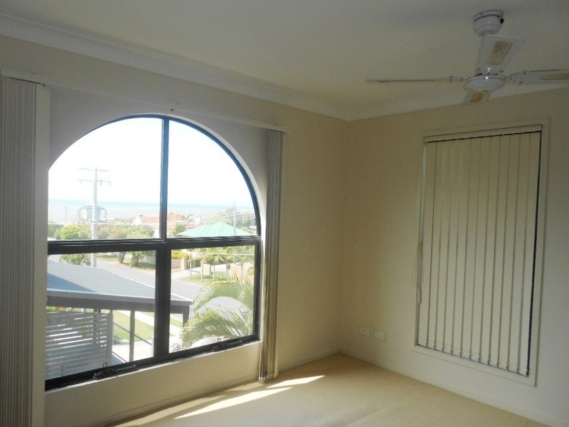 1/16 Georgina Street, Woody Point QLD 4019