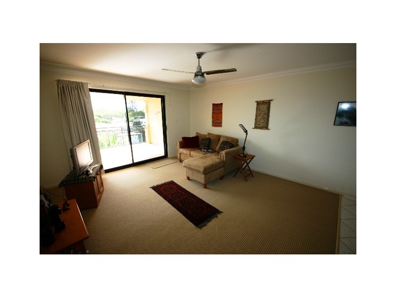 10/18-20 Wyllie Street, Redcliffe QLD 4020