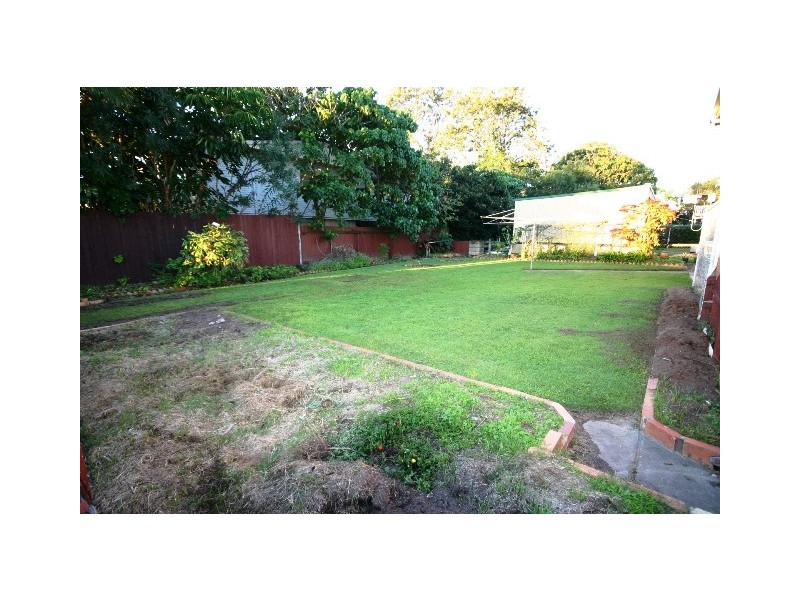 48 Scarborough Road, Redcliffe QLD 4020