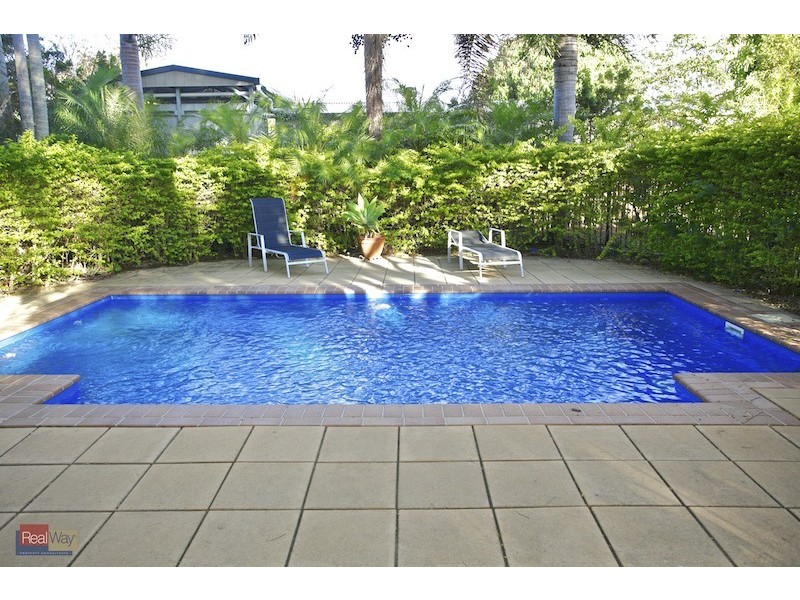 24 Seaville Avenue, Scarborough QLD 4020