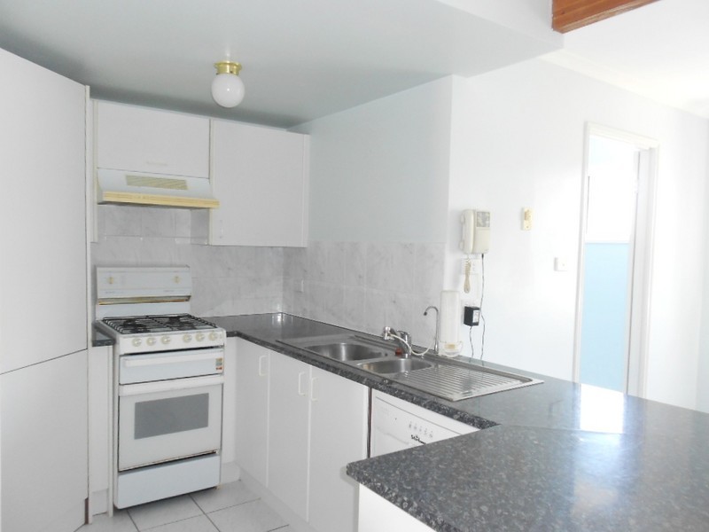 8/19 Ellen Street, Woody Point QLD 4019