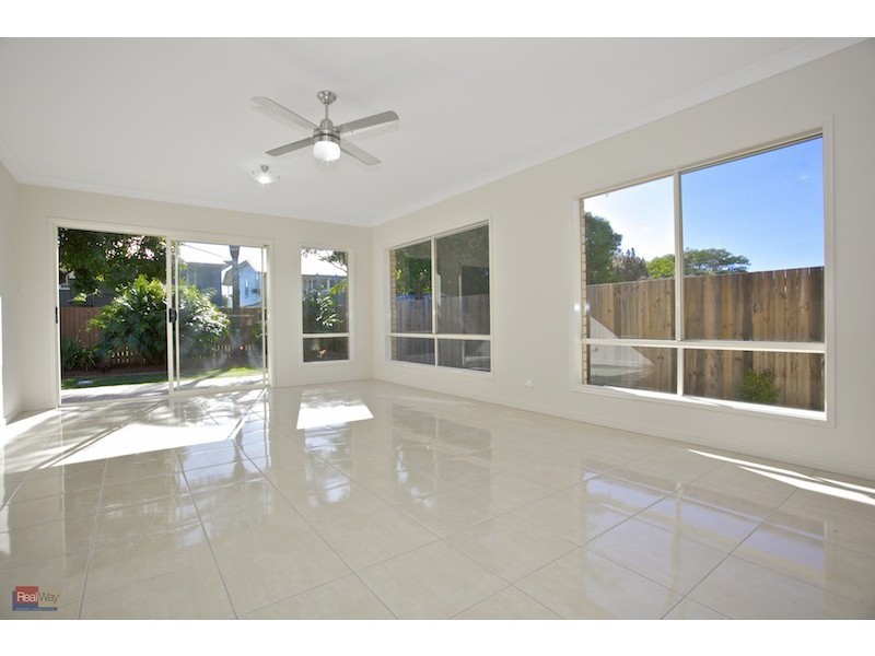 32 Higlett Street, Scarborough QLD 4020