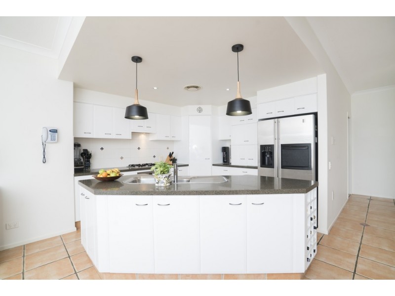 21 Mariner Court, Newport QLD 4020