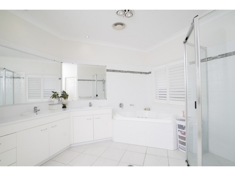 21 Mariner Court, Newport QLD 4020