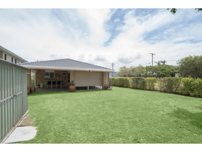 21 Bramble Street, Woody Point QLD 4019