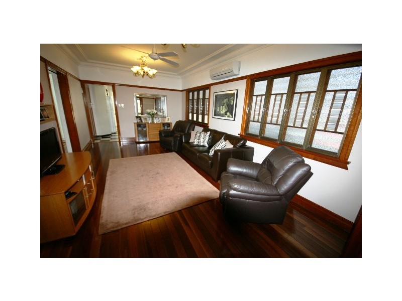 58 McLennan Street, Woody Point QLD 4019