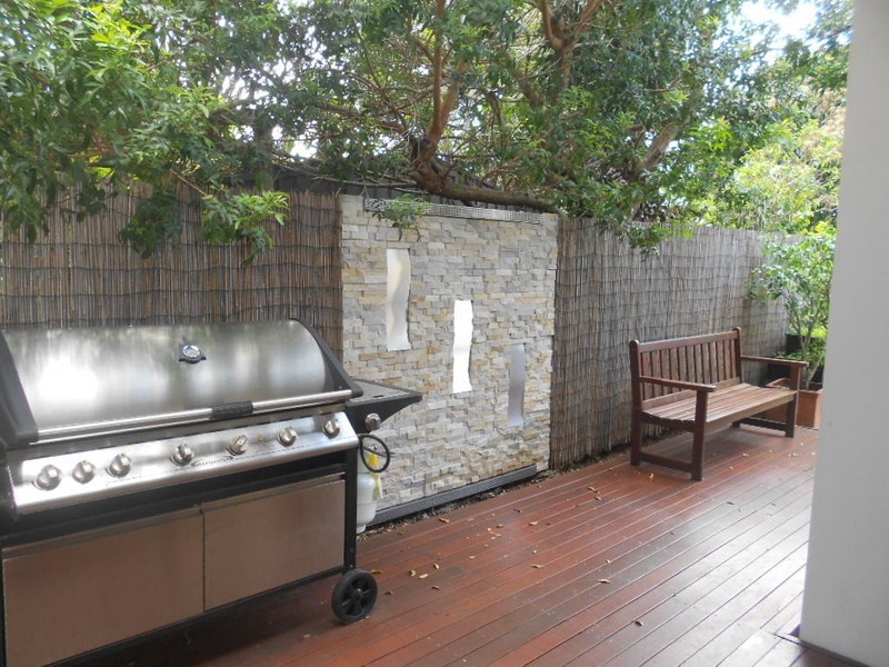 48 McLennan Street, Woody Point QLD 4019