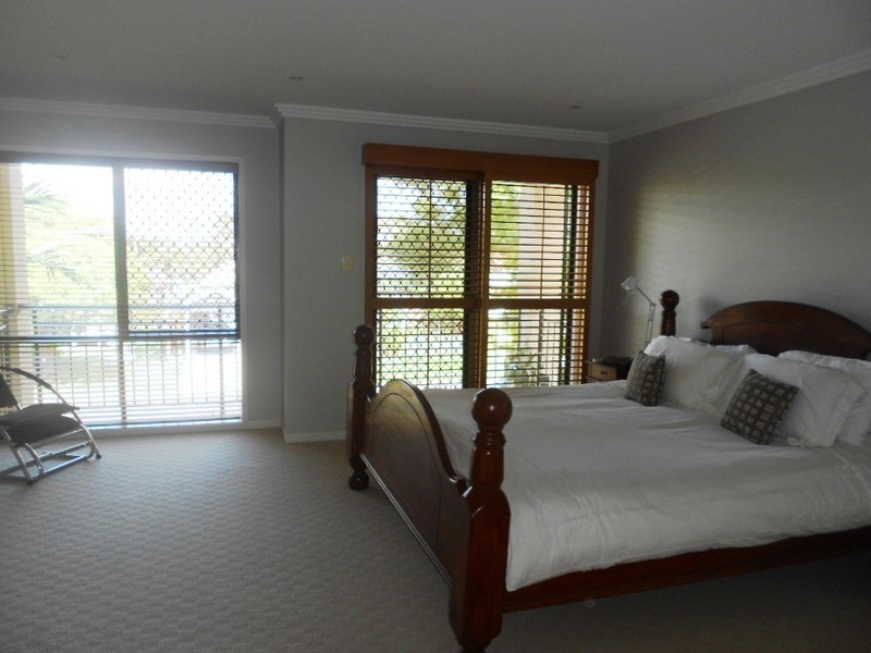 48 McLennan Street, Woody Point QLD 4019