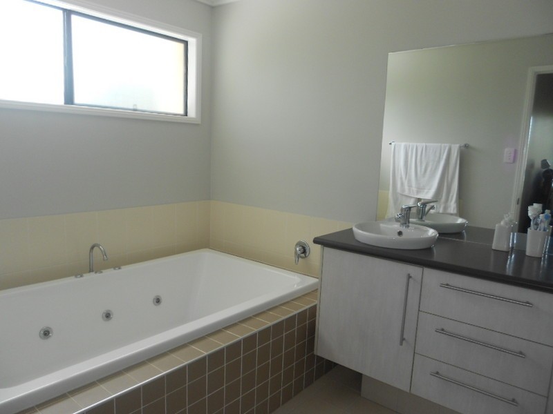 48 McLennan Street, Woody Point QLD 4019