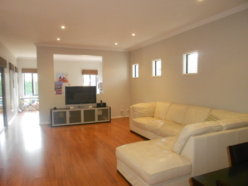 48 McLennan Street, Woody Point QLD 4019