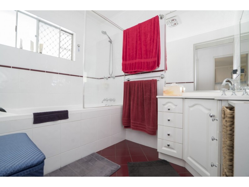 221 Macdonnell Road, Clontarf QLD 4019