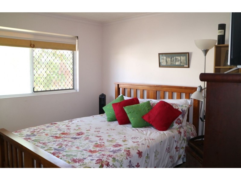 2/185 Landsborough Avenue, Scarborough QLD 4020