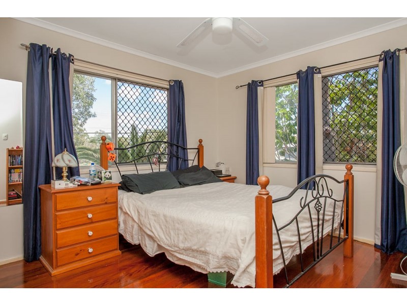 6 College Road, Clontarf QLD 4019