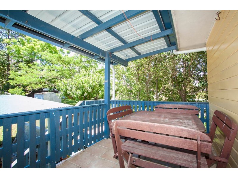 6 College Road, Clontarf QLD 4019