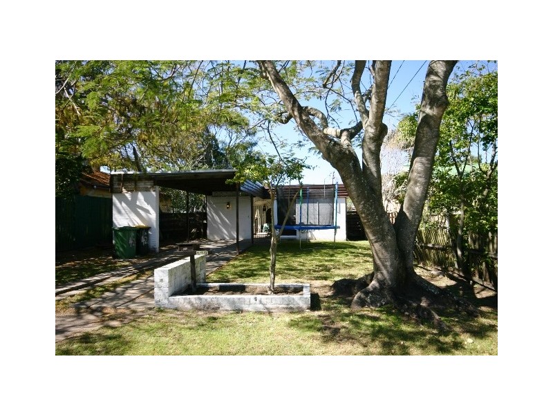 40 Valerie Street, Clontarf QLD 4019