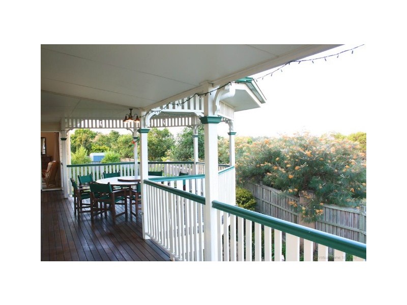 2 Lochside Drive, North Lakes QLD 4509