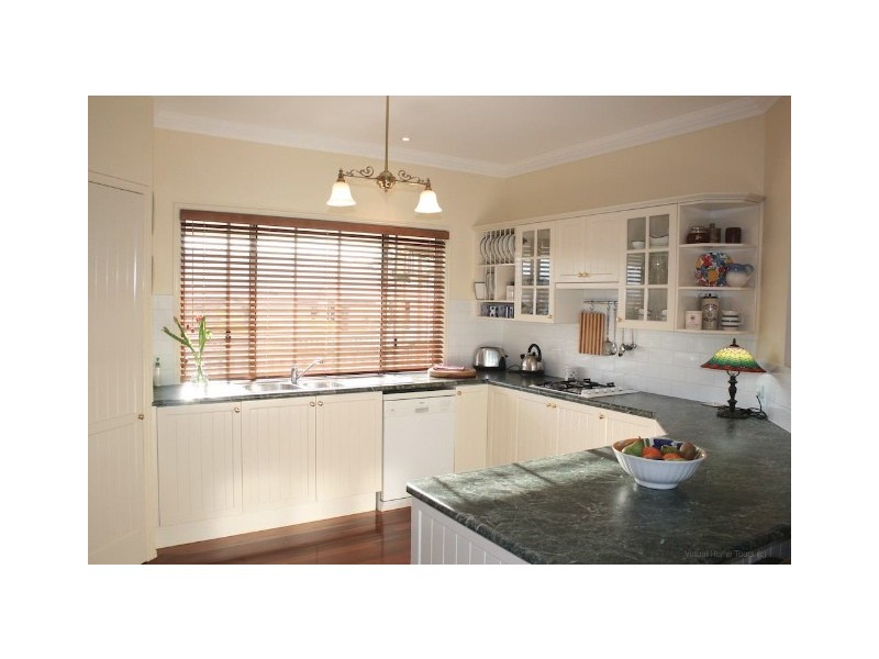 2 Lochside Drive, North Lakes QLD 4509