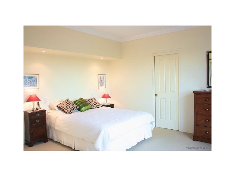 2 Lochside Drive, North Lakes QLD 4509