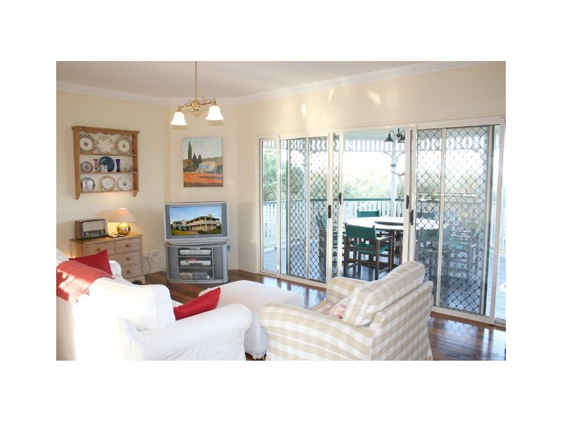 2 Lochside Drive, North Lakes QLD 4509