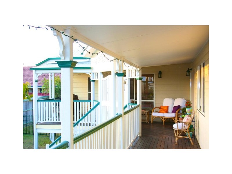 2 Lochside Drive, North Lakes QLD 4509