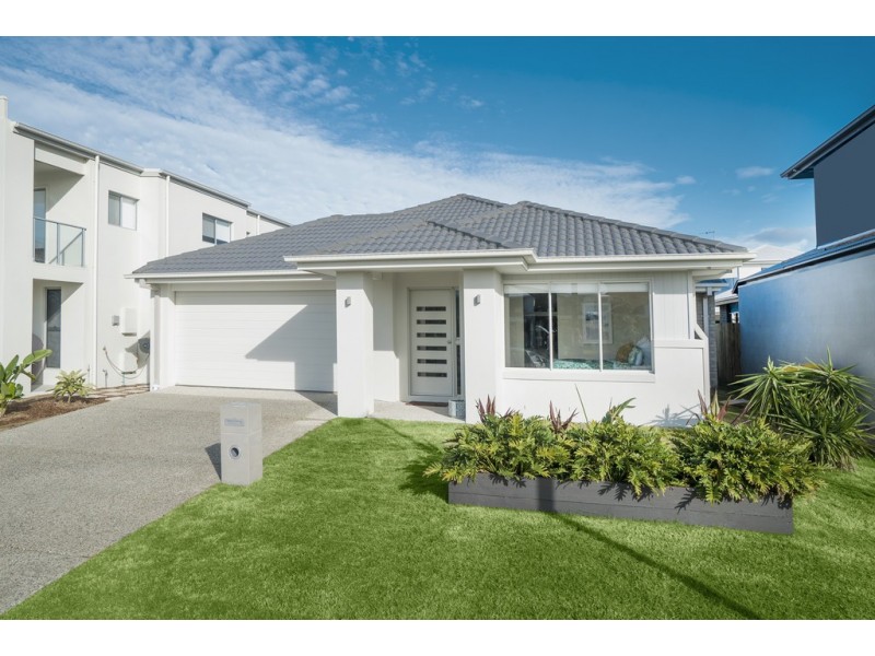 6 Galley Lane, Newport QLD 4020