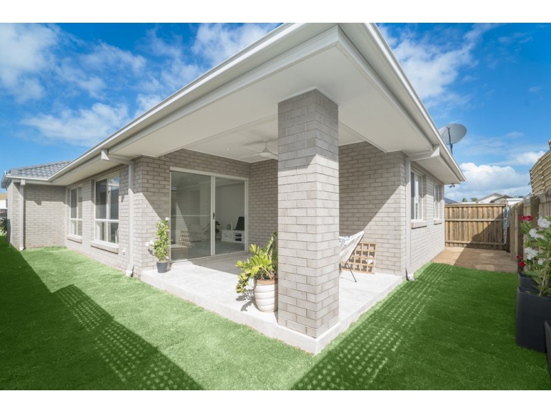 6 Galley Lane, Newport QLD 4020