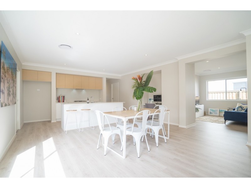 6 Galley Lane, Newport QLD 4020