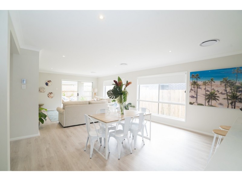 6 Galley Lane, Newport QLD 4020