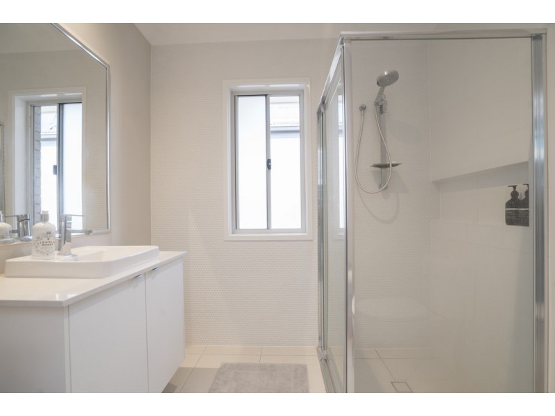 6 Galley Lane, Newport QLD 4020