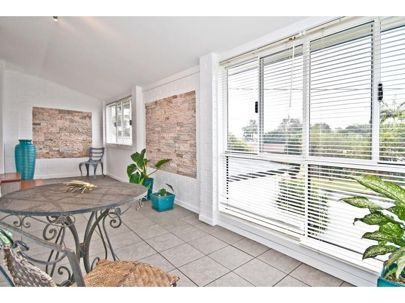 69 Scarborough Road, Redcliffe QLD 4020