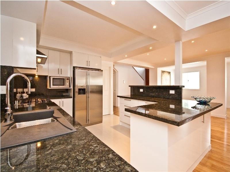 69 Scarborough Road, Redcliffe QLD 4020