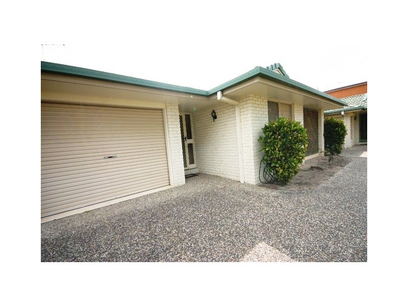 2/12 McNaughton Street, Redcliffe QLD 4020