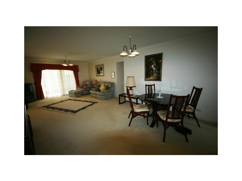 2/12 McNaughton Street, Redcliffe QLD 4020