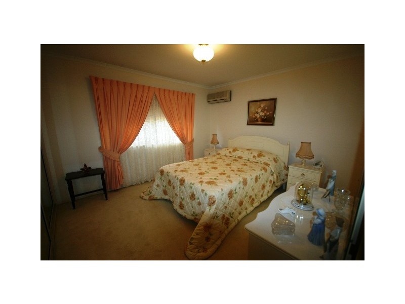 2/12 McNaughton Street, Redcliffe QLD 4020