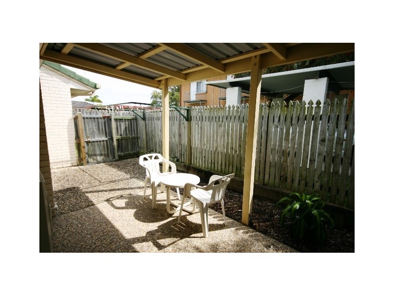 2/12 McNaughton Street, Redcliffe QLD 4020